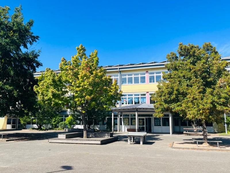 schule-aussenansicht Außenansicht der Schule